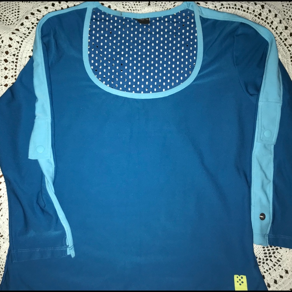 Long sleeve blue green exercise top